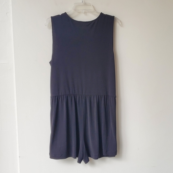 NWT BCBGeneration Vneck Romper - Picture 9 of 13
